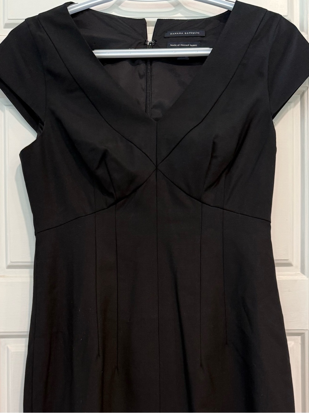 Banana Republic Size 4 Black Virgin Wool Italian Fabric Sheath Dress Stretch